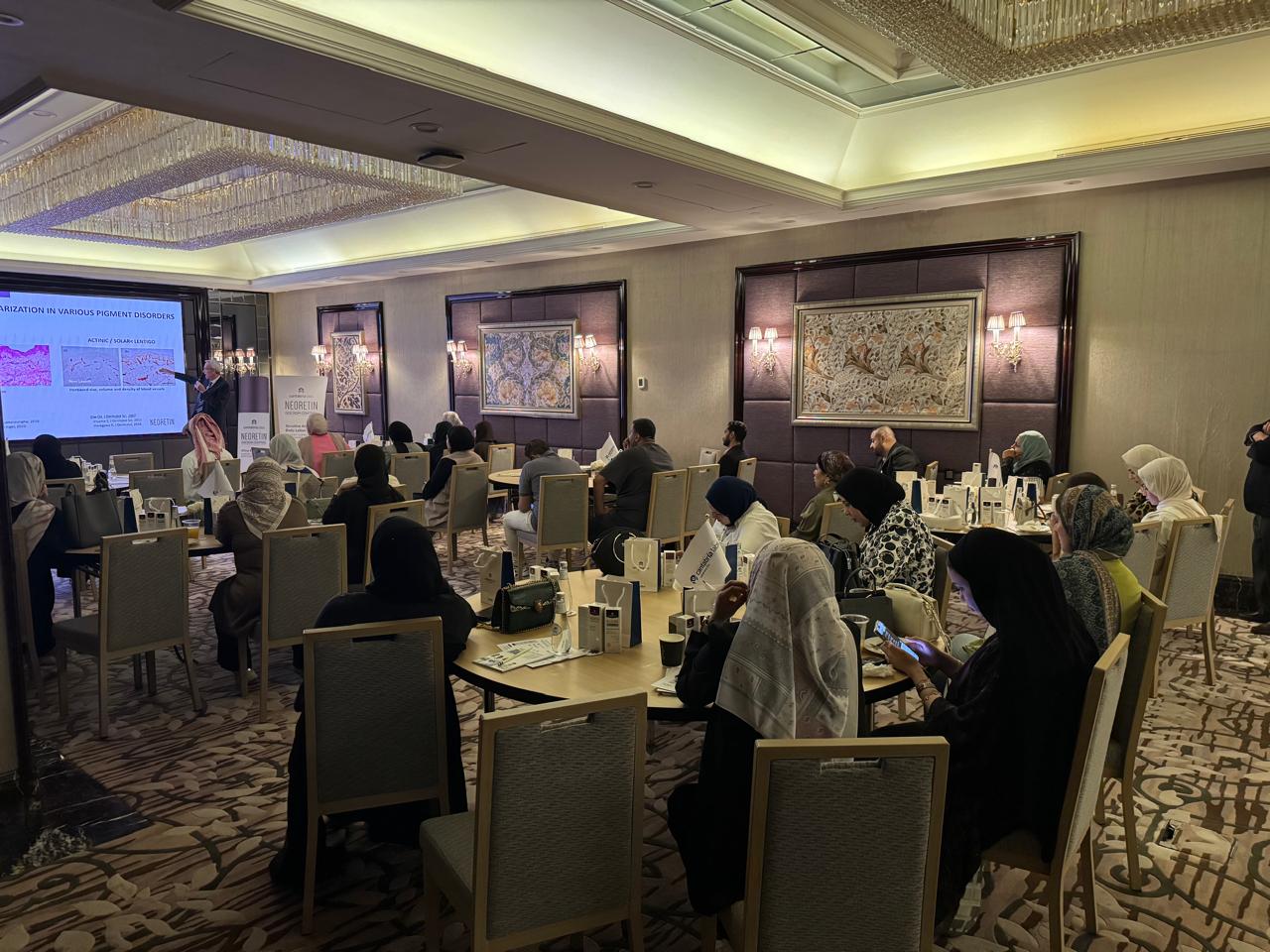ليلة سعودية مشرقة في الرياض: فعالية علمية رائدة تسلّط الضوء على مستقبل علاجات التصبغات الجلدية في المملكة — slide 50