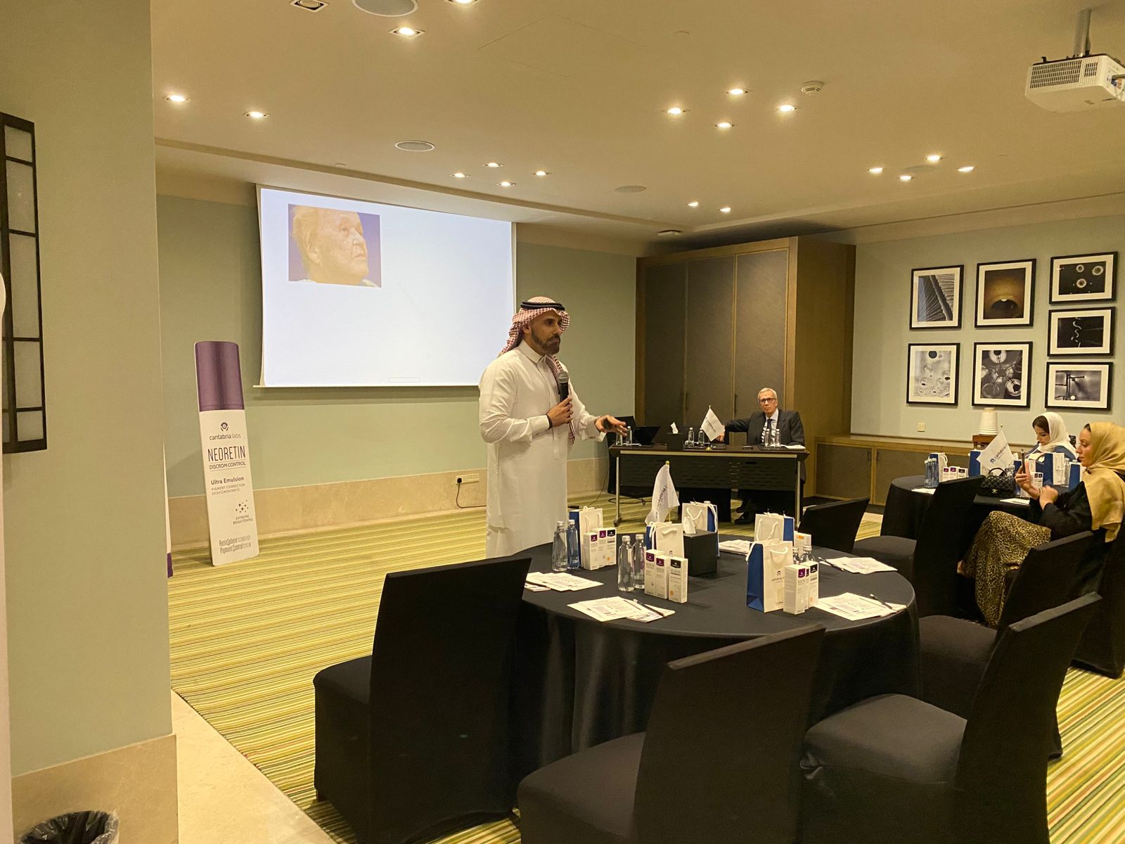 فعالية سعودية مشرقة في جدة: لقاء العلم والابتكار لتسليط الضوء على أحدث تقنيات علاج التصبغات الجلدية — slide 9