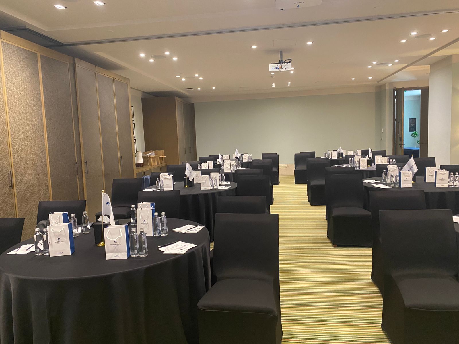 فعالية سعودية مشرقة في جدة: لقاء العلم والابتكار لتسليط الضوء على أحدث تقنيات علاج التصبغات الجلدية — slide 11