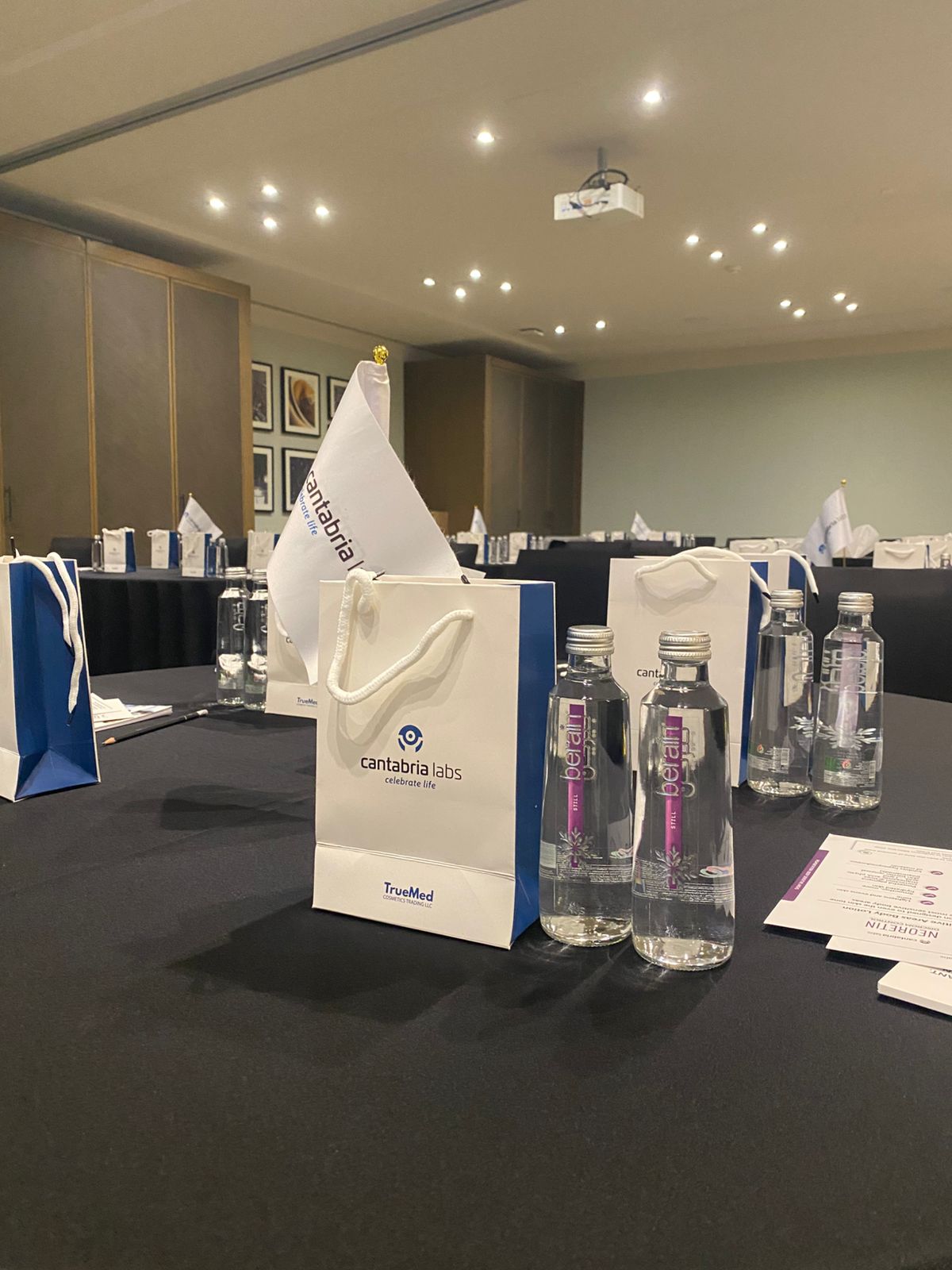 فعالية سعودية مشرقة في جدة: لقاء العلم والابتكار لتسليط الضوء على أحدث تقنيات علاج التصبغات الجلدية — slide 14