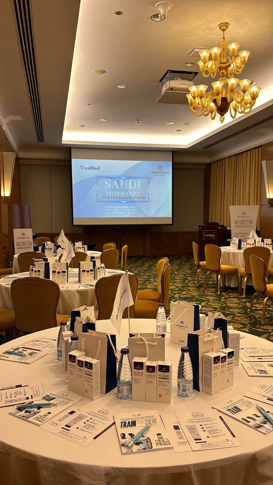 ليلة سعودية مشرقة في الخبر: العلم والابتكار يجتمعان لتسليط الضوء على أحدث تقنيات علاج التصبغات الجلدية — slide 7