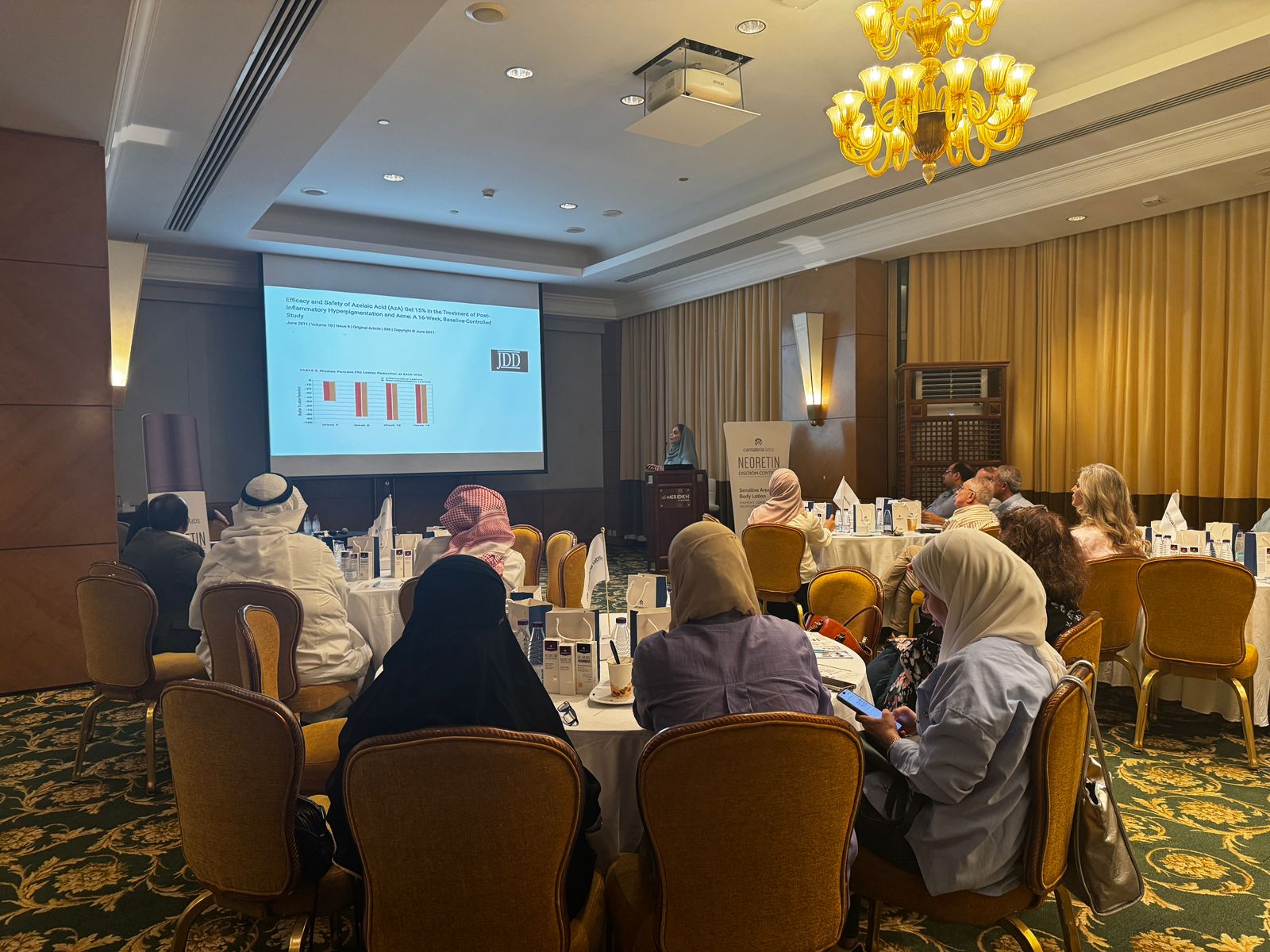 ليلة سعودية مشرقة في الخبر: العلم والابتكار يجتمعان لتسليط الضوء على أحدث تقنيات علاج التصبغات الجلدية — slide 50