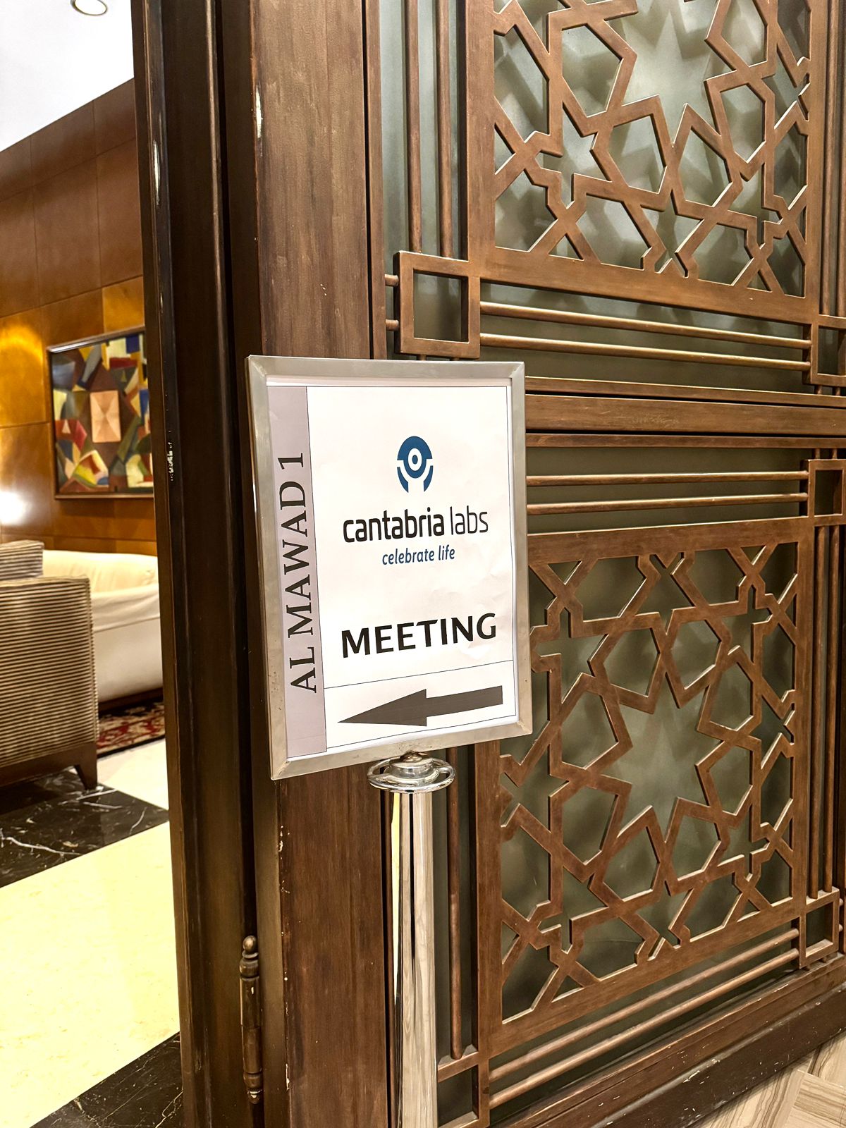 ليلة سعودية مشرقة في الخبر: العلم والابتكار يجتمعان لتسليط الضوء على أحدث تقنيات علاج التصبغات الجلدية — slide 43